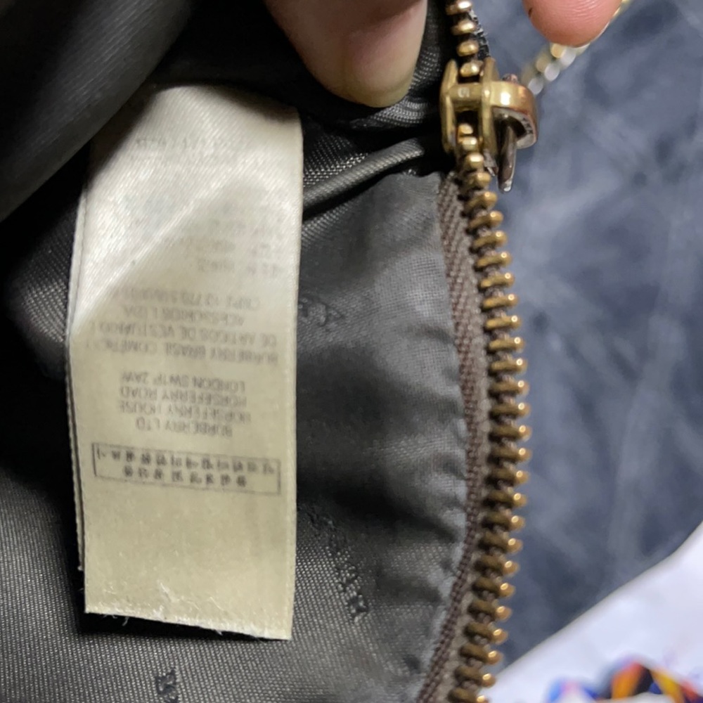 Authentic BURBERRY CROSSBODY .❤️